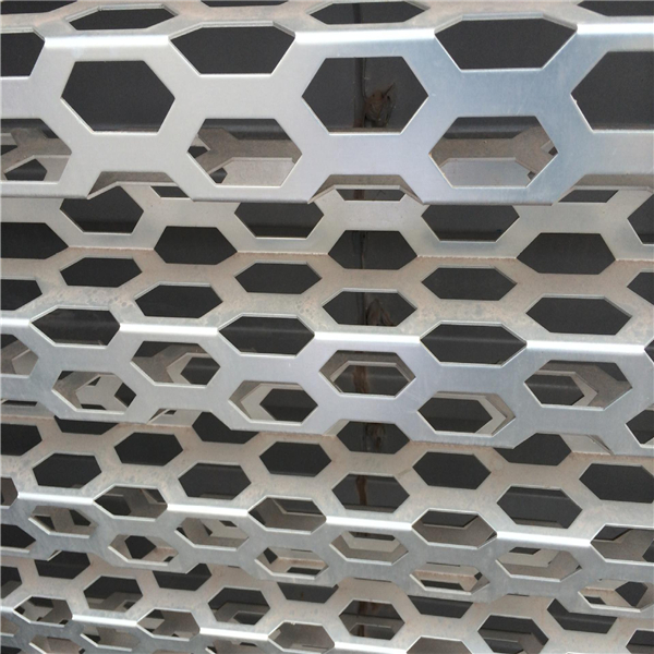 青海氟碳鋁單板廠奧迪4S店外墻長城鋁單板沖孔外墻凹凸網(wǎng)六角孔鋁單板