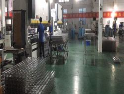 廣東金騰達(dá)氟碳鋁單板廠家奧迪4s店外墻鋁單板沖六角形孔