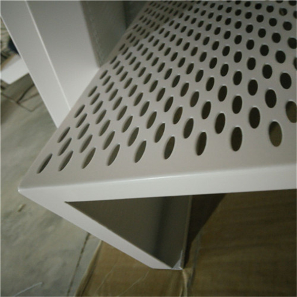 河南氟碳鋁單板廠家啟辰4s店展廳天花 柳葉孔鍍鋅天花