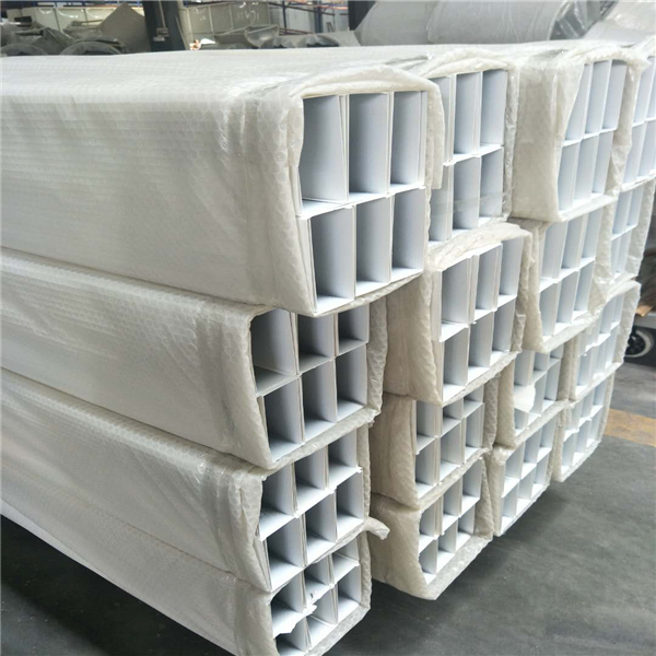 浙江金騰達(dá)鋁方通廠家u形鋁方通 氟碳U型鋁方通價(jià)格 萬達(dá)廣場(chǎng)白色鋁方通吊頂