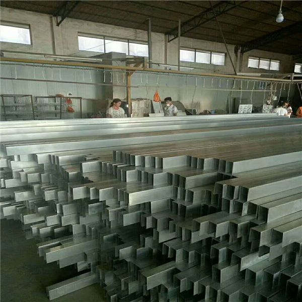 u形鋁方通吊頂 (2) u形鋁方通吊頂 (2)