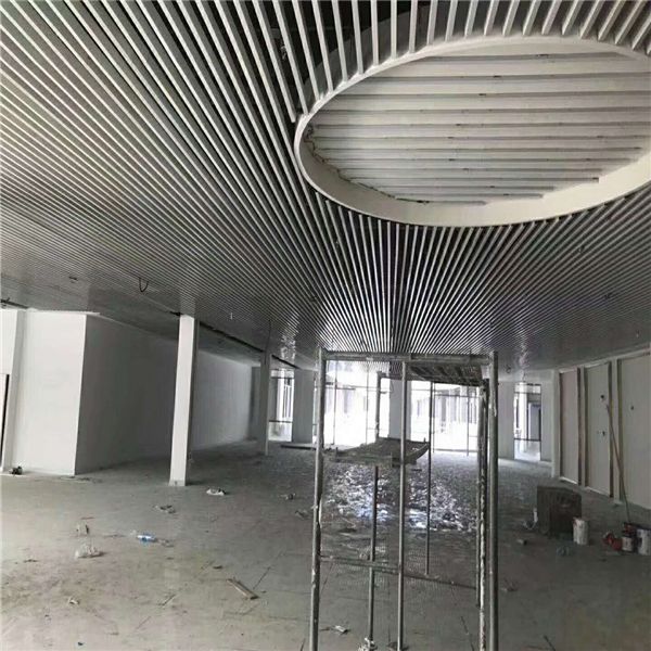 廣東金騰達(dá)鋁方通廠白色u形鋁方通吊頂 (5)