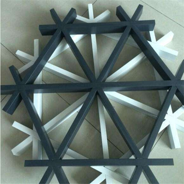 廣東鋁格柵廠家 西餐廳裝飾吊頂天花 u型格柵 地鐵站三角鋁格柵吊頂