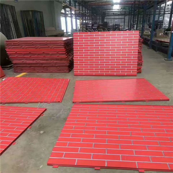 氟碳紅色長城鋁單板 (2)