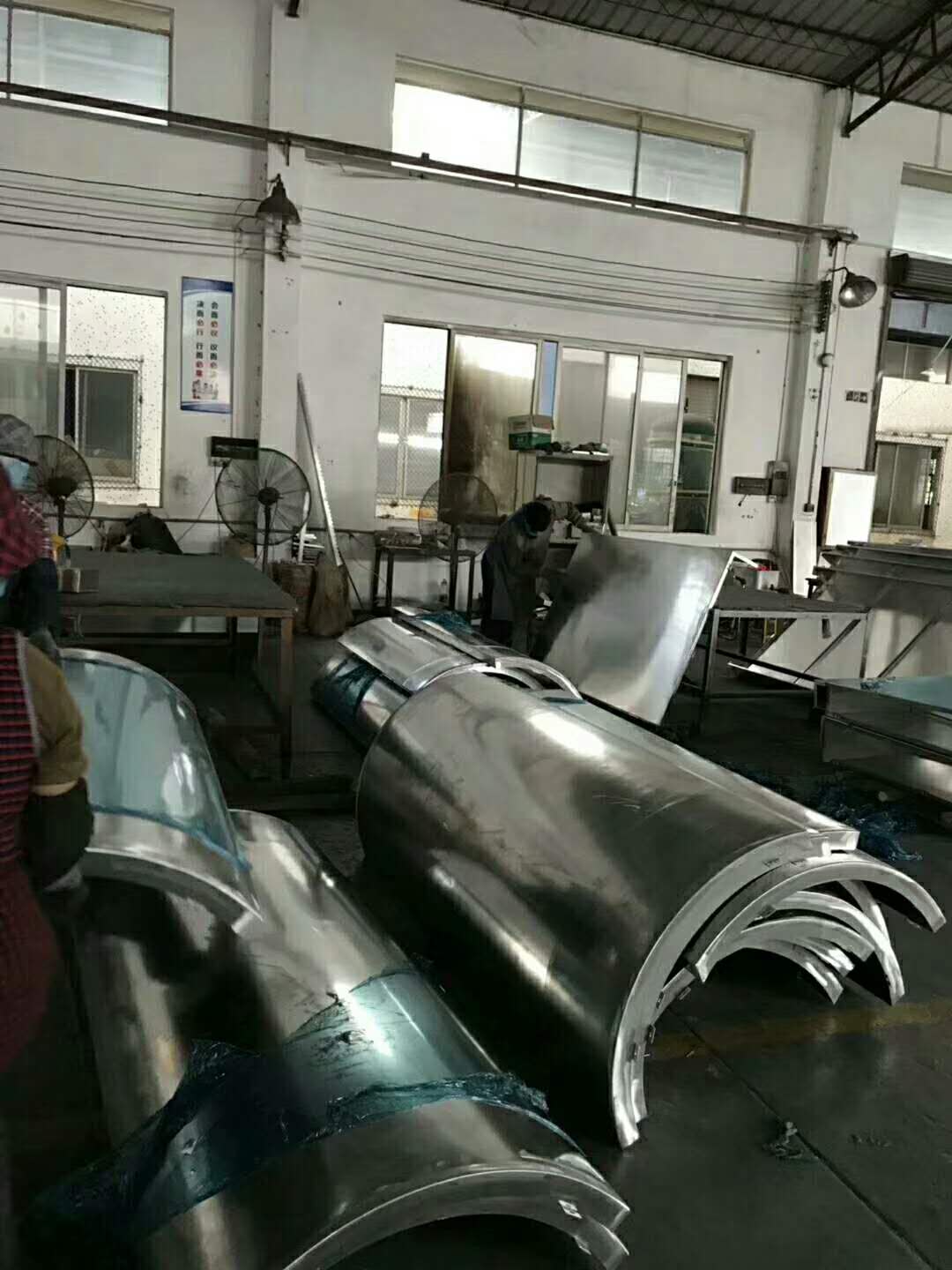 廣西包柱鋁單板廠半圓包柱鋁單板機場室內包柱鋁板