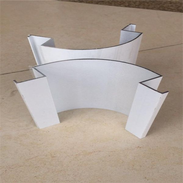 加油站白色包梁鋁單板 (2)