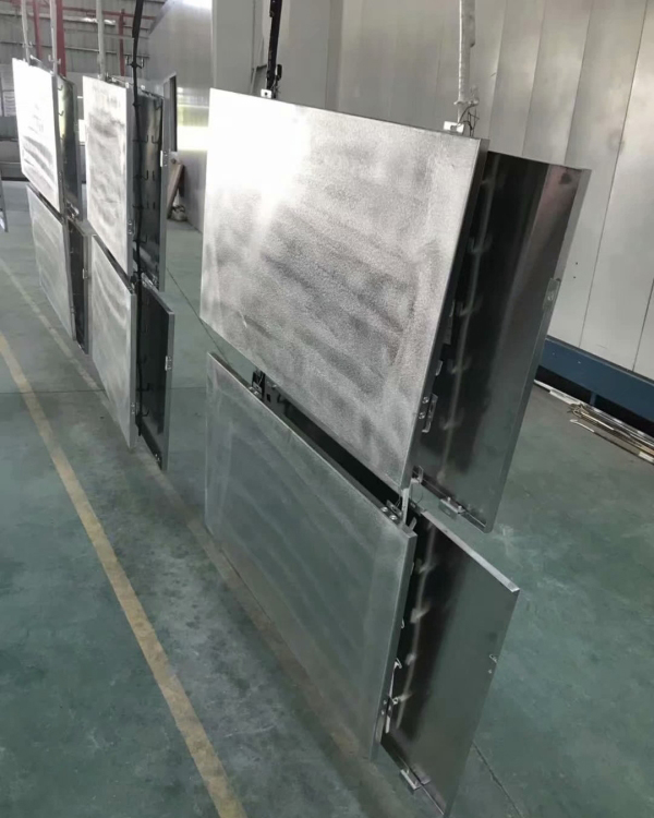 幕墻鋁單板產(chǎn)品裝車(chē)發(fā)貨